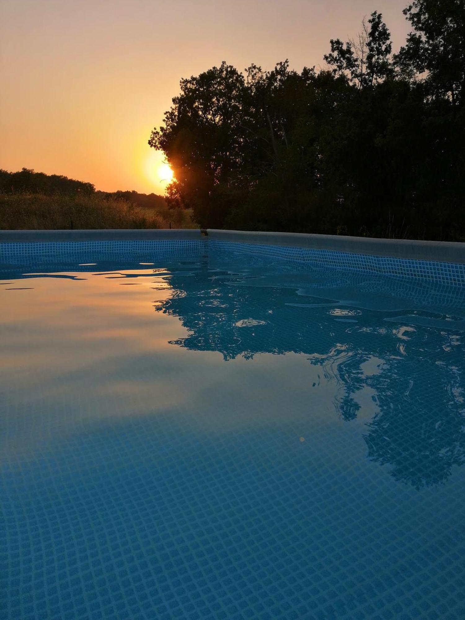 Bed and Breakfast Cocooning Au Saut Du Loup Lavergne  Exterior foto
