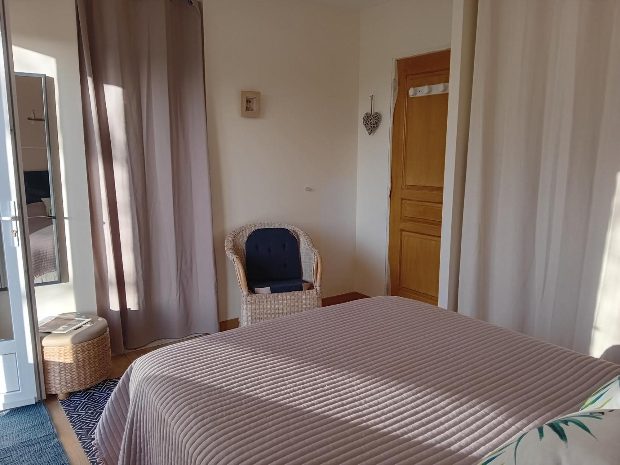 Bed and Breakfast Cocooning Au Saut Du Loup Lavergne  Exterior foto